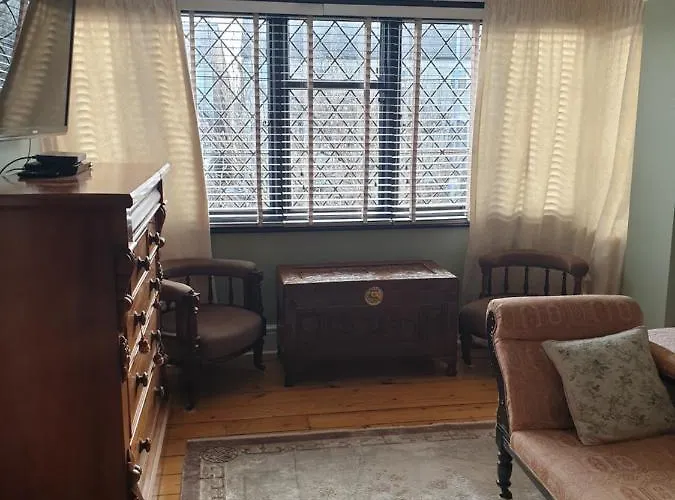 Harry'S Bed And Breakfast
